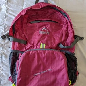 Venture Pal foldable day pack NWOT